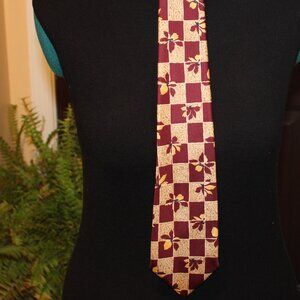 Trendy Tie by CHRISTIAN TYLER of London 100% Silk-Made in the UK Cinnamon Creme